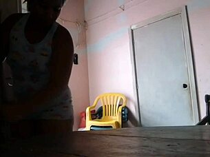 Seductive Morena Latina With Huge Fat Ass And Curvy Body Flashes In Homemade Exhibitionist Video