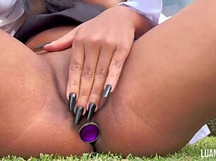 colegial safada fazendo travessuras no intervalo com massagem hardcore e orgasmos