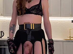 Wild Crossdresser Iskra Delivers Amazing Cumshot