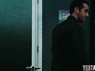 Hey, will you rail my hairy cunt in class?