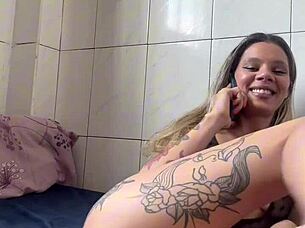 i love how my big pussy lips and clit drip when i play with vibrator