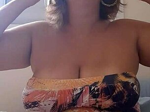 Do you crave watching this bbw milf in lingerie masturbate her big pussy lips solo?