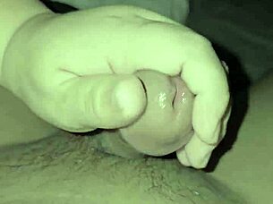 Pinay lover gives sloppy blowjob in bedroom