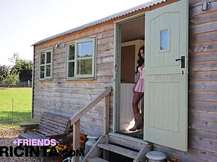 Putri Cinta spreads legs showing shaved pussy 😍