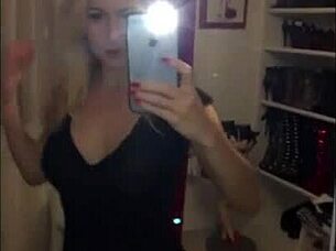 I love sexy encounters and sharing those dirty snapchats with you.