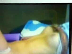 French Slut Toys Shaved Pussy Webcam