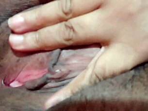 Come on, make a hot video call with this cam girl, just message me now!