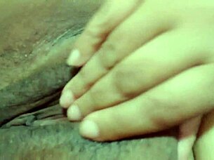 Come on, make a hot video call with this cam girl, just message me now!