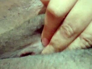 Come on, make a hot video call with this cam girl, just message me now!