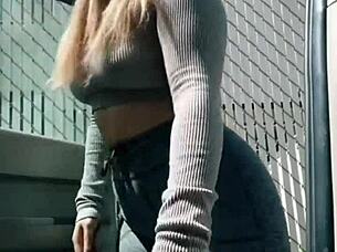 Bunduda Gostosa works as a prostitute in this casual tale.