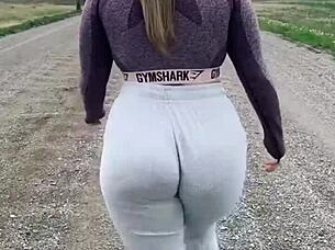 Bunduda Gostosa works as a prostitute in this casual tale.