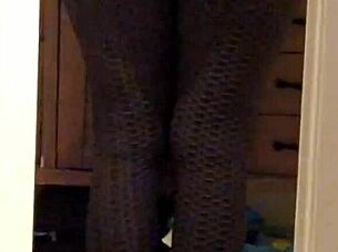 oh wow look at my wife's big ass in those leggings