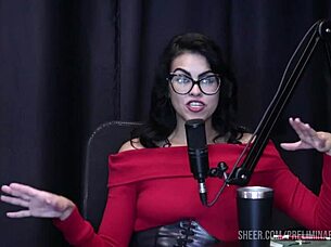 Damn! Best moments of Bruna Ferrari in Preliminares podcast with Bia Hot - part 2 on Sheer Red!