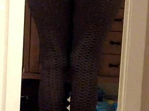 oh wow look at my wife's big ass in those leggings