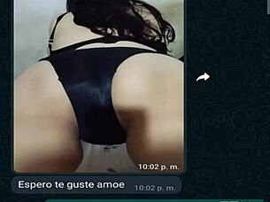 con la jefa de mi amigo oscar doña mary me da unas mamadas y le grabo el culo