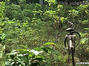 I loved pounding her wet pussy hard on the roadside without hesitation