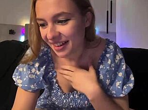 teen explores her virgin pussy in first-time masturbation session