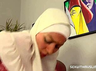 He Wants To Taste Muslim Wife But She Gives Blowjob Instead In Arab Sex