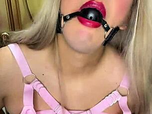 Personal-Error lencer�a transexual sacando leche rica... oops, thats my crossdressing moment