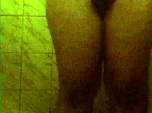 Spy shower captures perfect ass ebony in the bathroom.