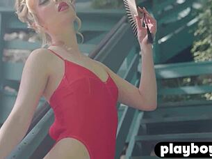 amazing big ass blonde teen braylin bailey strips naked to expose her sexy body during outdoor posing