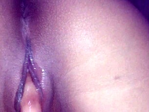 oh god i'm so wet right now fingering my pussy like this... uh i mean morena molhada yeah that's it