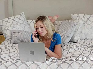 Weird step cousin started wanking in front of me so I joined in - River Lynn Axel Haze 😏