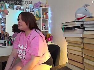 Russian Actress Captures Her Solo Backstage Video Effortlessly