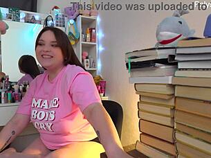 Russian Actress Captures Her Solo Backstage Video Effortlessly