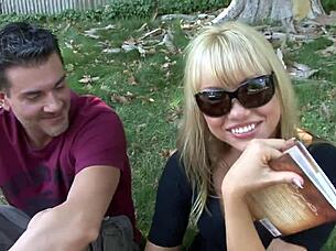 We're totally obsessed with those sexy cameltoe moments in our quickie sessions.