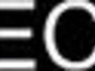 my makeup artist helps me with photos for my site and i teach her how to masturbate in return 😏🍑