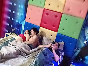 Curvy woman gets fucked roughly in kitchen while cuckold stays oblivious