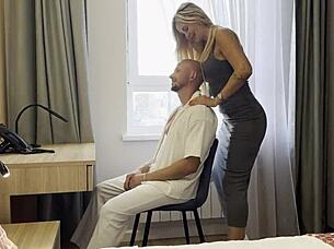 Secretary fucks boss in hot quickie caught on camera! 🔥💼