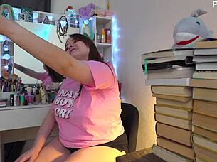 Russian Actress Captures Her Solo Backstage Video Effortlessly