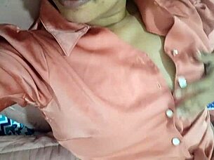 Oh man, this home video shows a young Mexican girl offering up her tight pussy for just a few pesos.