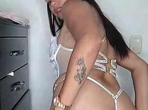 let me seduce you to fuck my big ass hard with colombian flair 😏