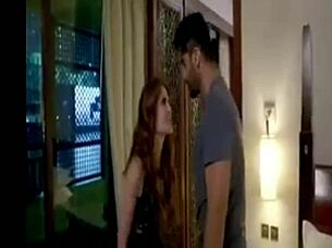 Hey, check out Kareena and Arjun Kapoor's steamy kissing scenes compilation from Ki & Ka! 💋🔥