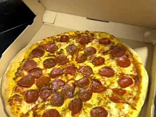 girlfriend gets jealous of my pizza and wants to fuck before i eat it ft amberzinha free version