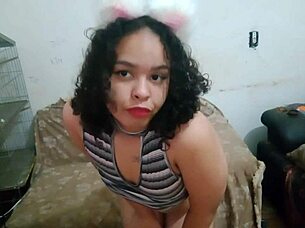 gatinha safada teases with plug in big ass while fingering her wet pussy