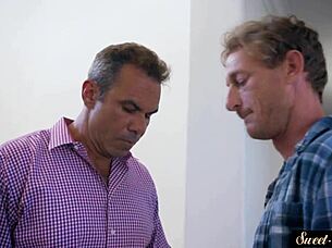 Gorgeous teen 18+ gets screwed passionately in the kitchen what a fantasy!