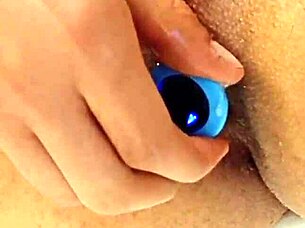 He explores his new buttplug in solo anal play session