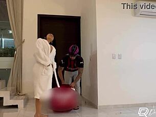 Big Ass Brazilian Babe Seduces Delivery Guy, Rides His Monster Cock Until Creampie Gushes Out