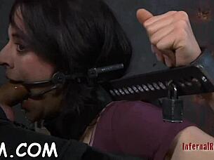 oh gorgeous sweetie, why are you fingering yourself like that so horny?