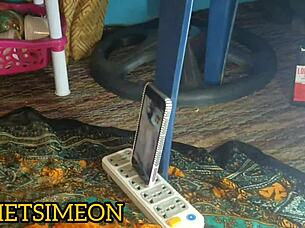 I am Julietsimeon on live video having fun with my boyfriend in Canada