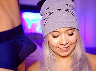 Hey, Valentina is the university girl from Medellin who finds her true calling in her passion with her mouth as her sanctuary.