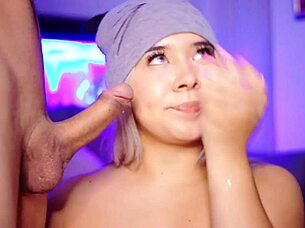 Hey, Valentina is the university girl from Medellin who finds her true calling in her passion with her mouth as her sanctuary.