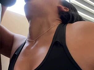 Amateur couple Nysdel tells how she ENJOYS BBC deep in her mouth