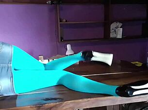 milf's beautiful legs in pantyhose heels spread wide on desk 😘👠