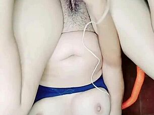 Latina babe dildo fucks big ass deep homemade orgasm squirt