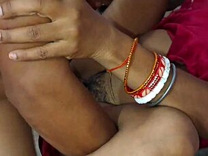 Desi bhabhi gets hardcore pounded by young guy